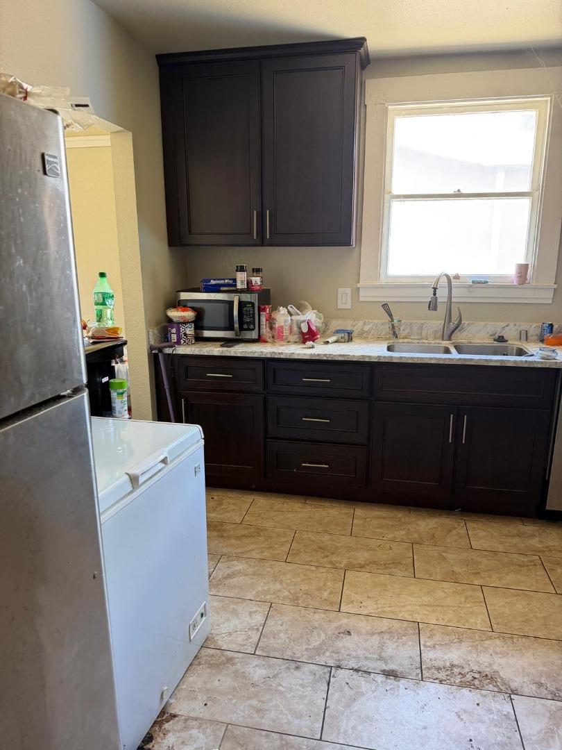 Detail Gallery Image 12 of 29 For 1744 E 22nd St, Oakland,  CA 94606 - 2 Beds | 1 Baths