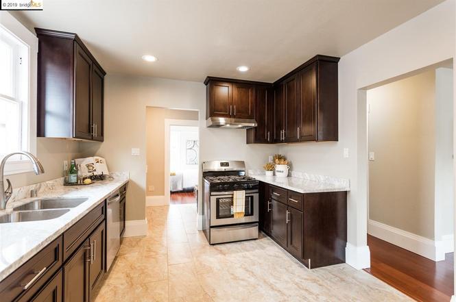 Detail Gallery Image 13 of 29 For 1744 E 22nd St, Oakland,  CA 94606 - 2 Beds | 1 Baths