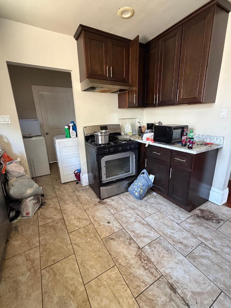 Detail Gallery Image 14 of 29 For 1744 E 22nd St, Oakland,  CA 94606 - 2 Beds | 1 Baths