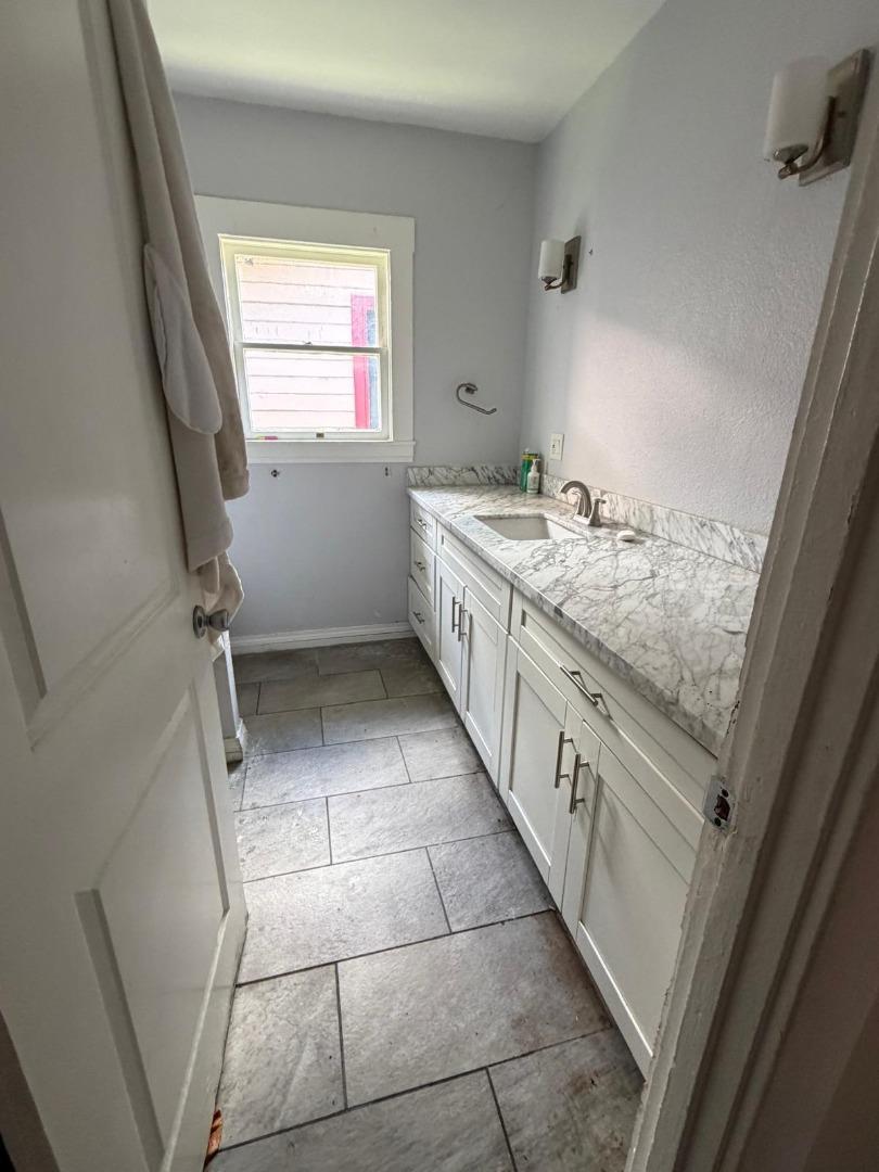 Detail Gallery Image 20 of 29 For 1744 E 22nd St, Oakland,  CA 94606 - 2 Beds | 1 Baths