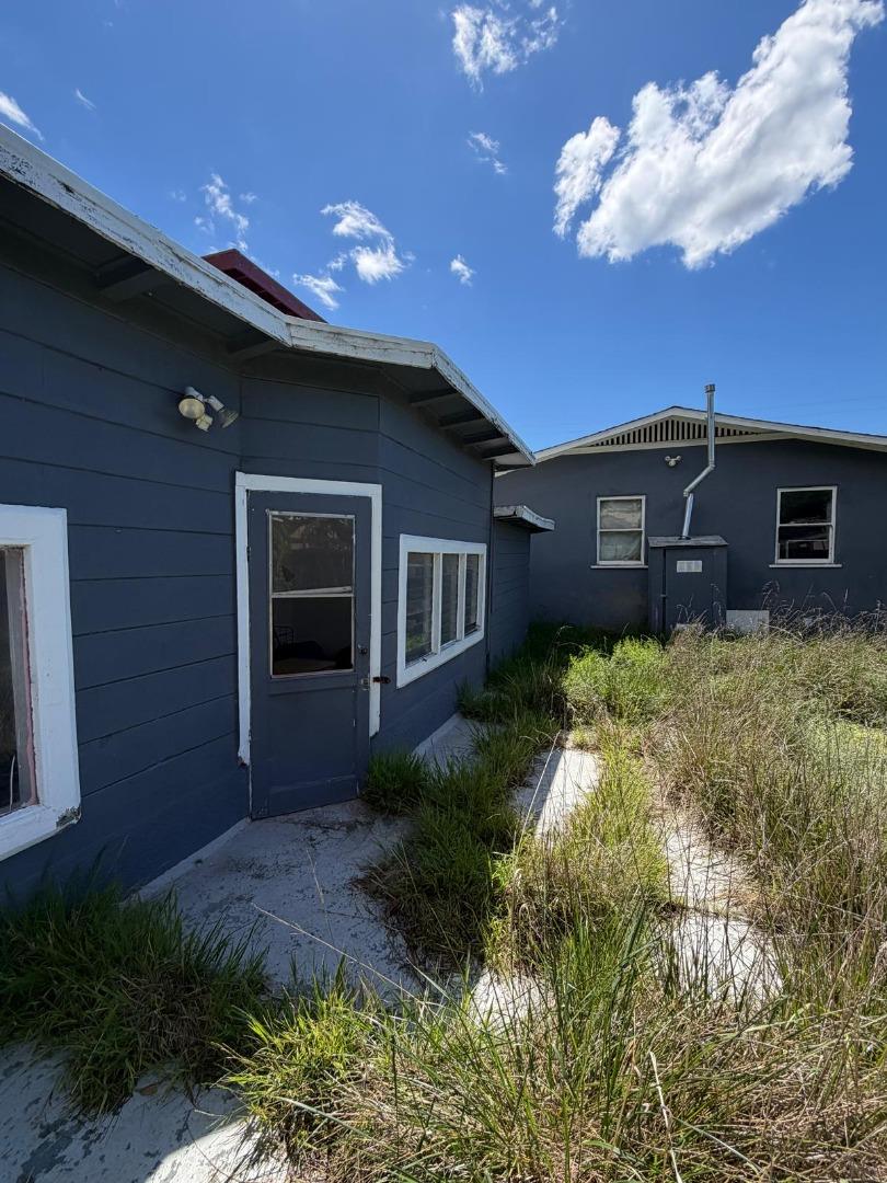 Detail Gallery Image 4 of 29 For 1744 E 22nd St, Oakland,  CA 94606 - 2 Beds | 1 Baths