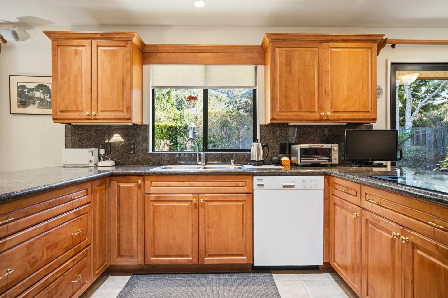 Detail Gallery Image 14 of 46 For 2911 Colton Rd, Pebble Beach,  CA 93953 - 3 Beds | 2/1 Baths