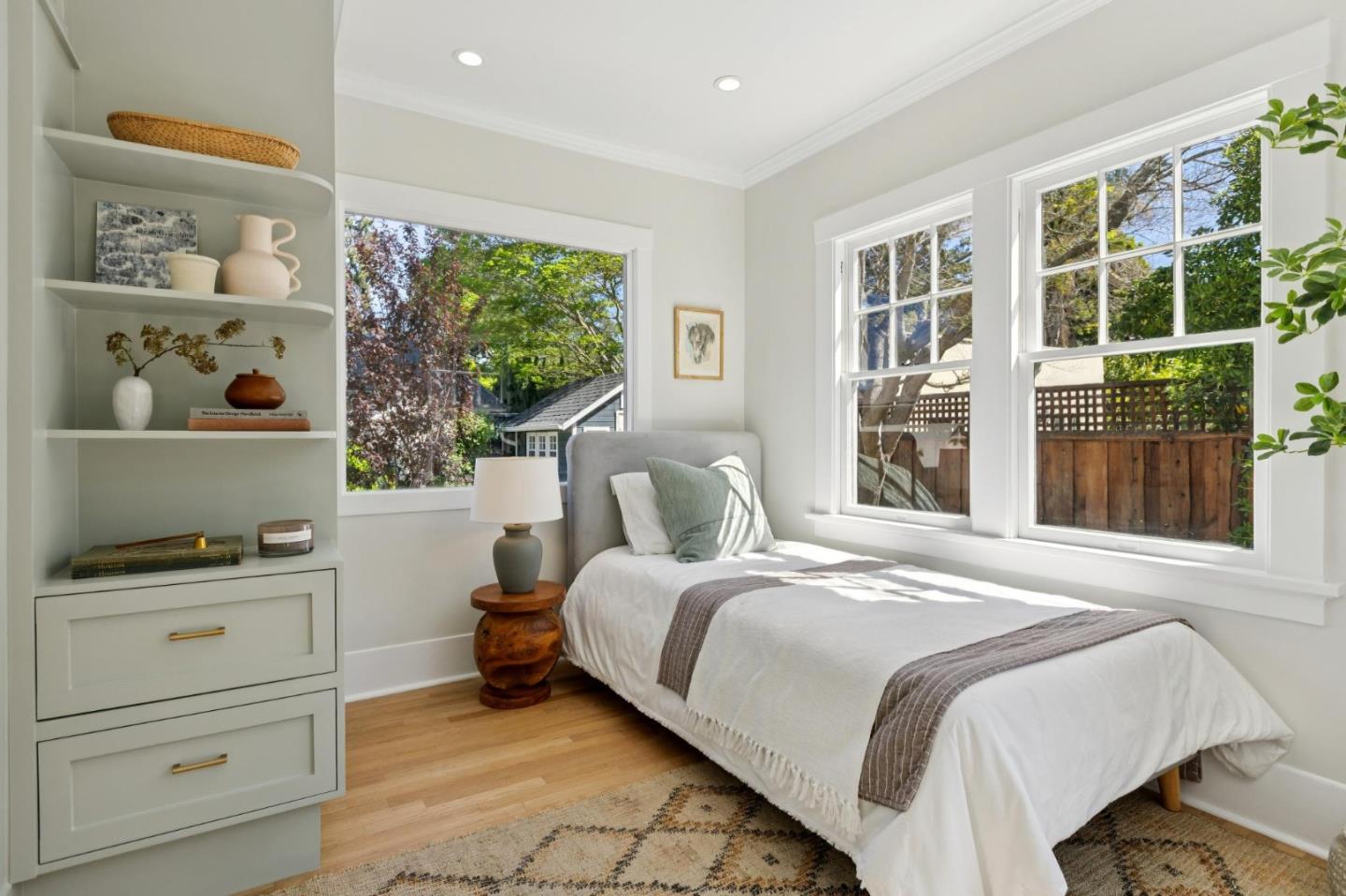 Detail Gallery Image 19 of 38 For 1619 Escobita Ave, Palo Alto,  CA 94306 - 3 Beds | 2/1 Baths