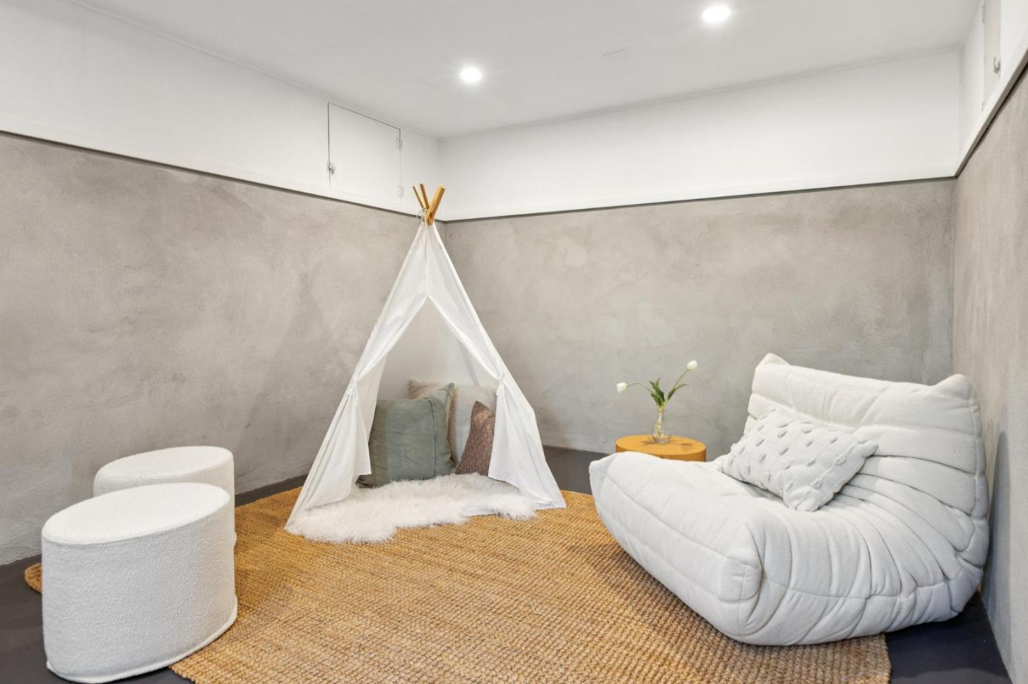 Detail Gallery Image 23 of 38 For 1619 Escobita Ave, Palo Alto,  CA 94306 - 3 Beds | 2/1 Baths