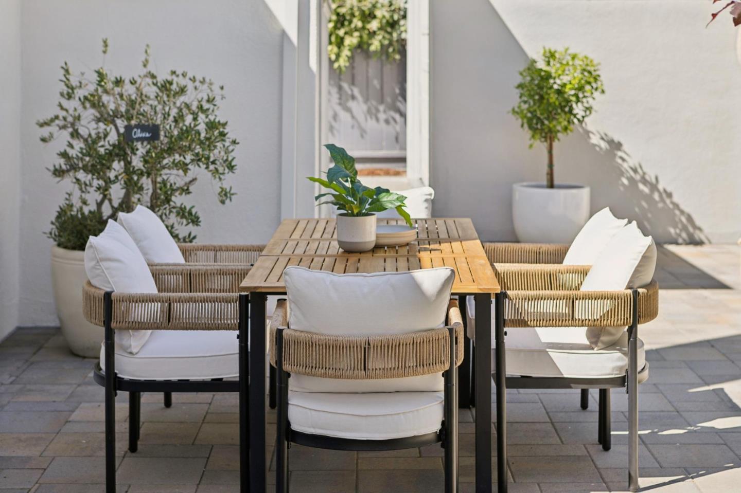 Detail Gallery Image 26 of 38 For 1619 Escobita Ave, Palo Alto,  CA 94306 - 3 Beds | 2/1 Baths