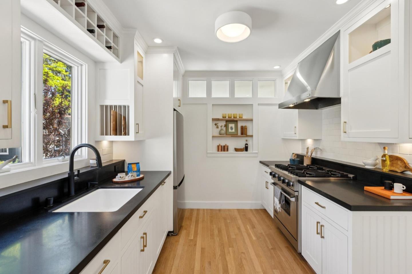 Detail Gallery Image 8 of 38 For 1619 Escobita Ave, Palo Alto,  CA 94306 - 3 Beds | 2/1 Baths