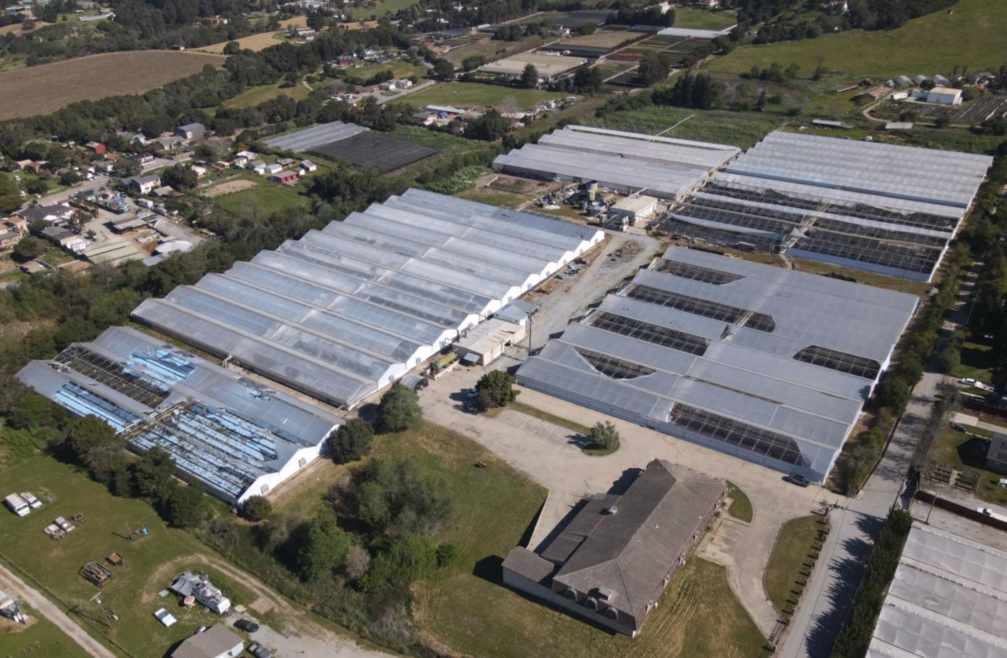 Detail Gallery Image 2 of 7 For 133 Hughes Rd, Watsonville,  CA 95076 - – Beds | – Baths