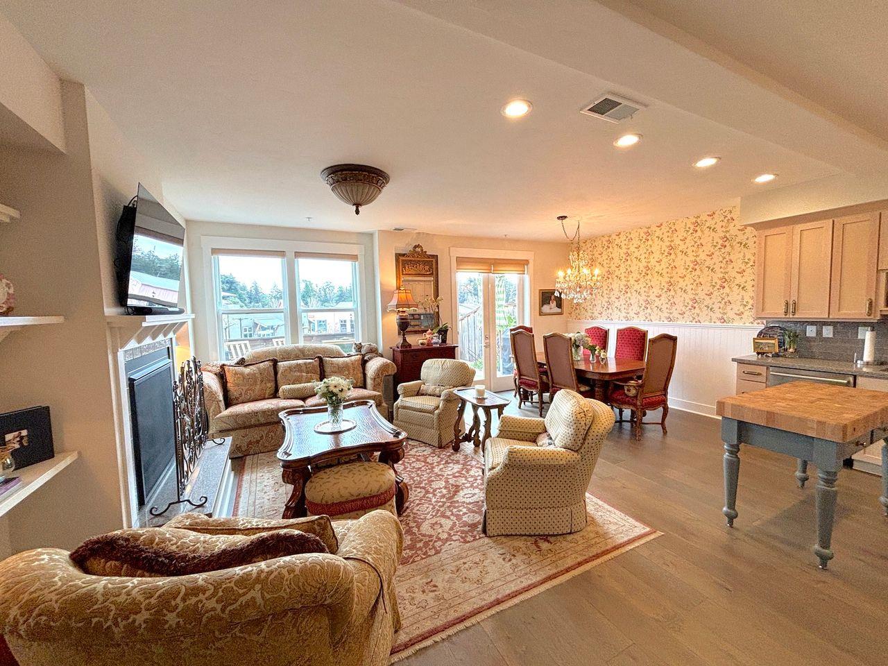 Detail Gallery Image 4 of 33 For 450 Granite Way, Aptos,  CA 95003 - 3 Beds | 2/1 Baths