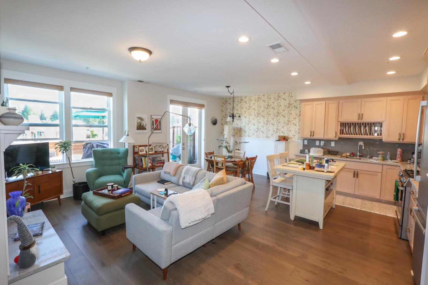 Detail Gallery Image 5 of 33 For 450 Granite Way, Aptos,  CA 95003 - 3 Beds | 2/1 Baths