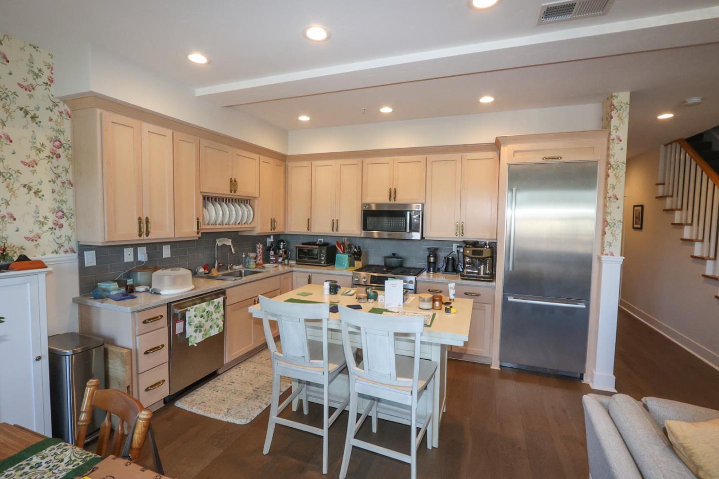 Detail Gallery Image 7 of 33 For 450 Granite Way, Aptos,  CA 95003 - 3 Beds | 2/1 Baths