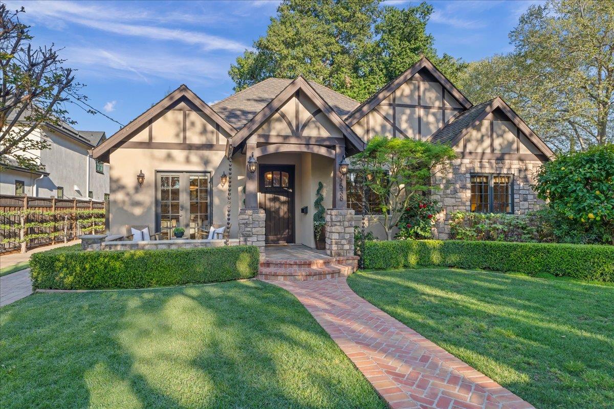 Detail Gallery Image 2 of 59 For 1538 Cherry Ave, San Jose,  CA 95125 - 4 Beds | 2/1 Baths