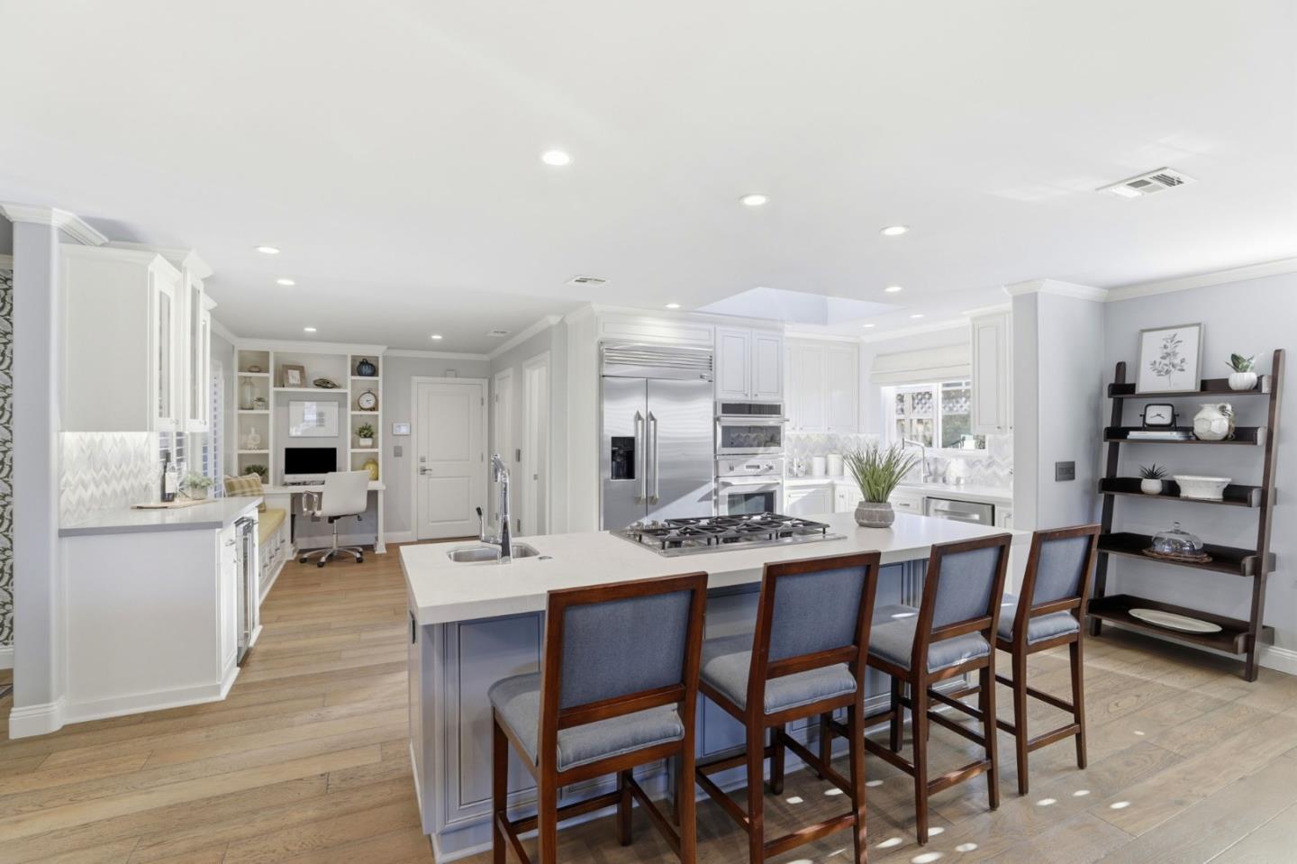 Detail Gallery Image 11 of 44 For 1351 Robsheal Dr, San Jose,  CA 95125 - 3 Beds | 2/1 Baths