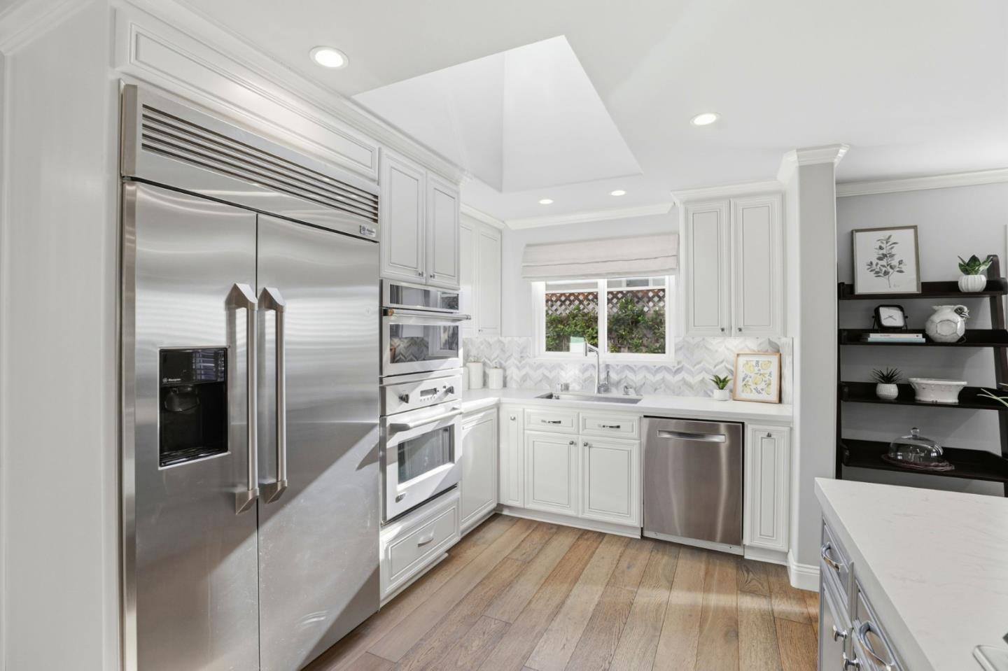 Detail Gallery Image 13 of 44 For 1351 Robsheal Dr, San Jose,  CA 95125 - 3 Beds | 2/1 Baths