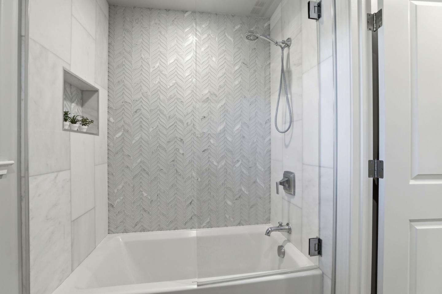 Detail Gallery Image 26 of 44 For 1351 Robsheal Dr, San Jose,  CA 95125 - 3 Beds | 2/1 Baths