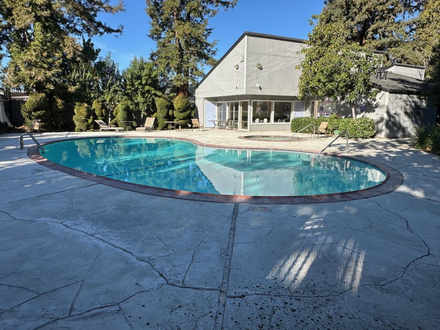 Detail Gallery Image 14 of 15 For 2212 Almaden Rd a,  San Jose,  CA 95125 - 2 Beds | 2 Baths