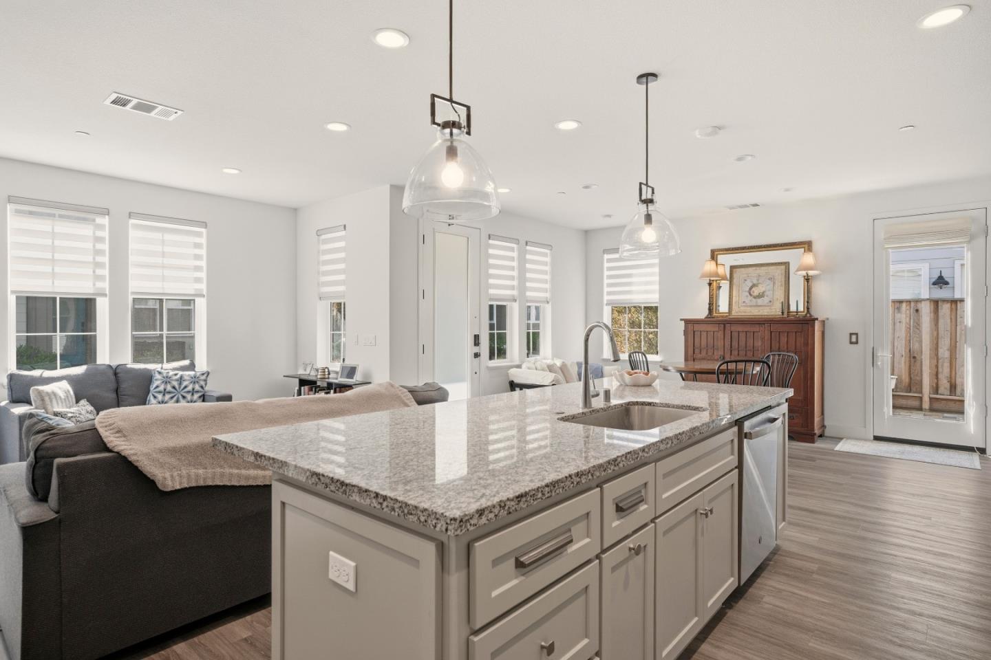 Detail Gallery Image 12 of 37 For 2785 Telegraph Blvd, Marina,  CA 93933 - 3 Beds | 2/1 Baths