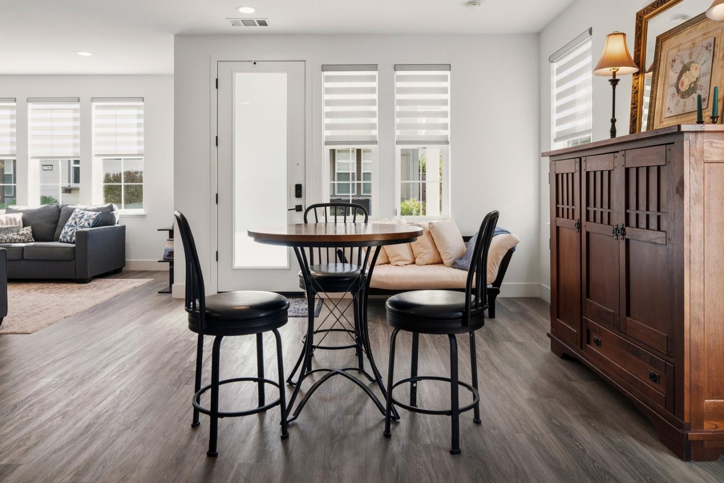 Detail Gallery Image 2 of 37 For 2785 Telegraph Blvd, Marina,  CA 93933 - 3 Beds | 2/1 Baths