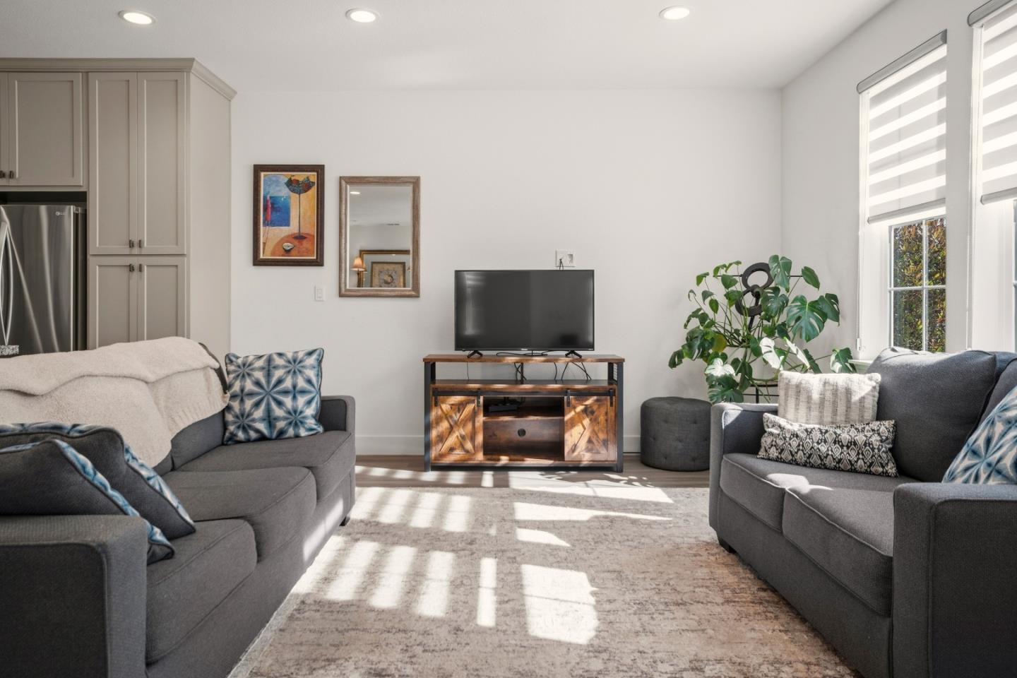 Detail Gallery Image 6 of 37 For 2785 Telegraph Blvd, Marina,  CA 93933 - 3 Beds | 2/1 Baths