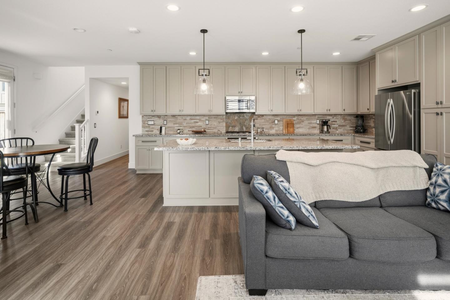 Detail Gallery Image 8 of 37 For 2785 Telegraph Blvd, Marina,  CA 93933 - 3 Beds | 2/1 Baths