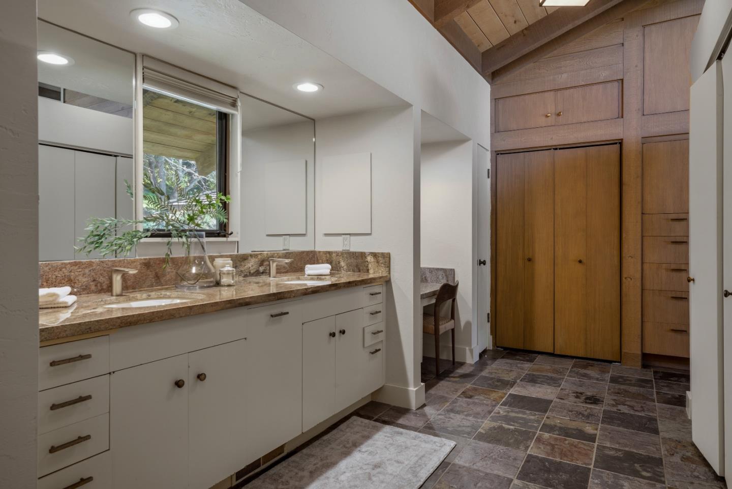 Detail Gallery Image 22 of 35 For 131 Rancho Rd, Carmel Valley,  CA 93924 - 3 Beds | 2/1 Baths
