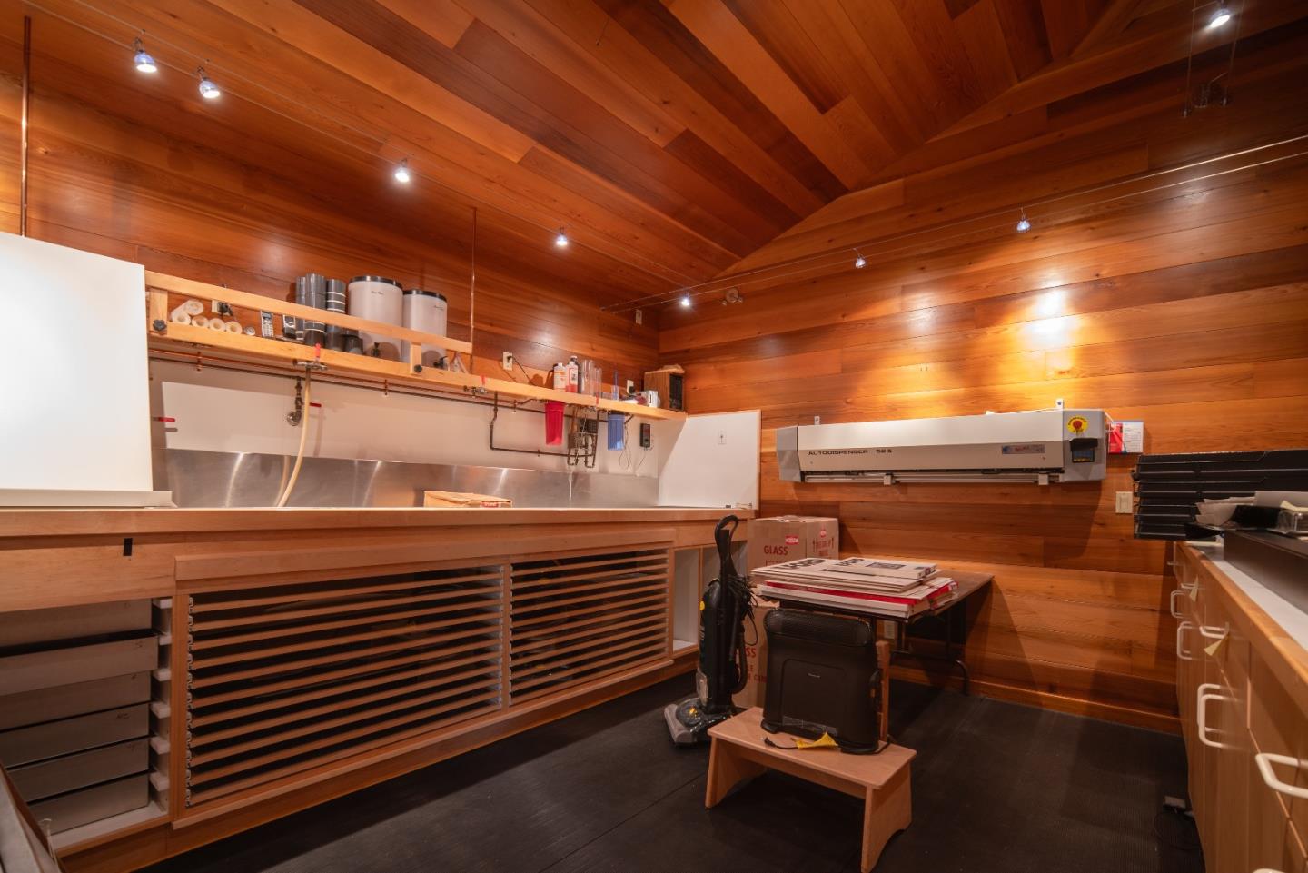 Detail Gallery Image 33 of 35 For 131 Rancho Rd, Carmel Valley,  CA 93924 - 3 Beds | 2/1 Baths