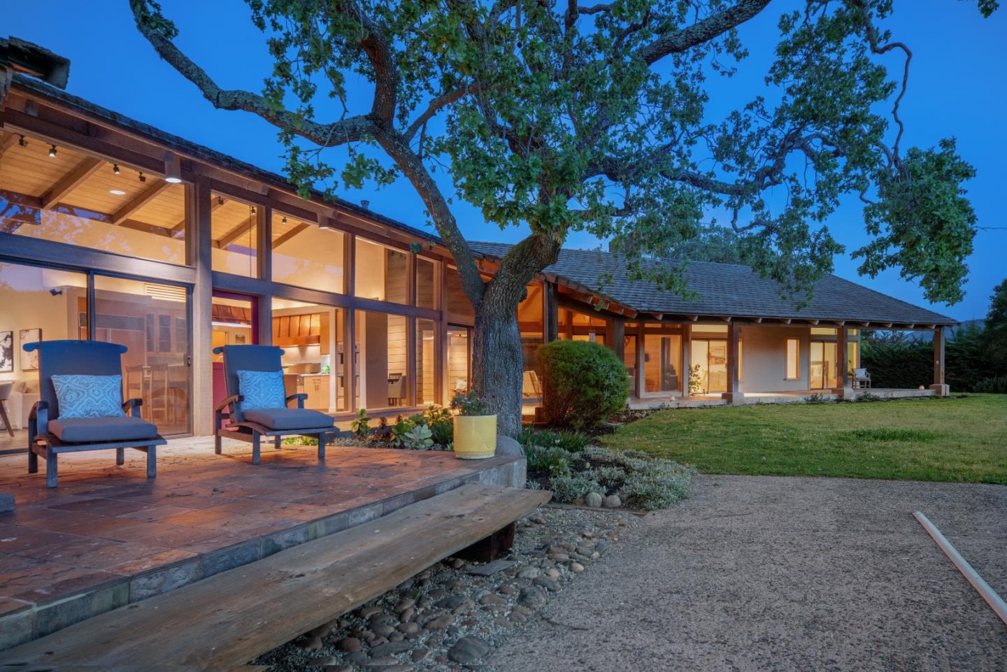 Detail Gallery Image 6 of 35 For 131 Rancho Rd, Carmel Valley,  CA 93924 - 3 Beds | 2/1 Baths