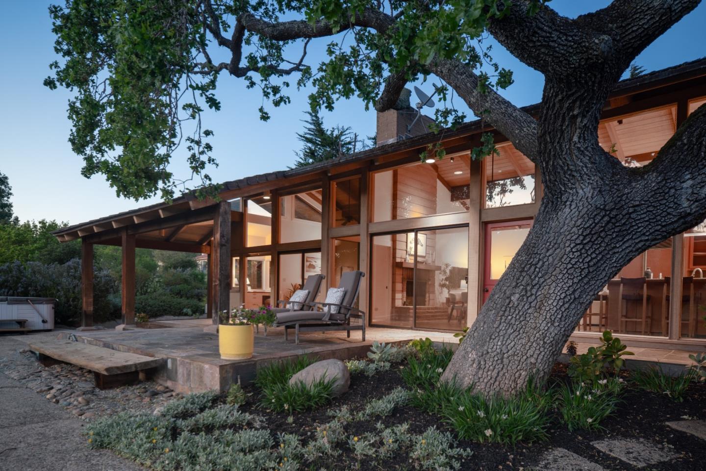 Detail Gallery Image 7 of 35 For 131 Rancho Rd, Carmel Valley,  CA 93924 - 3 Beds | 2/1 Baths