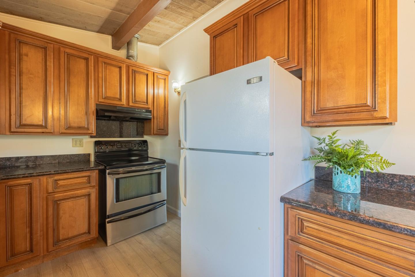 Detail Gallery Image 13 of 32 For 1227 Shafter Ave, Pacific Grove,  CA 93950 - 3 Beds | 1/1 Baths