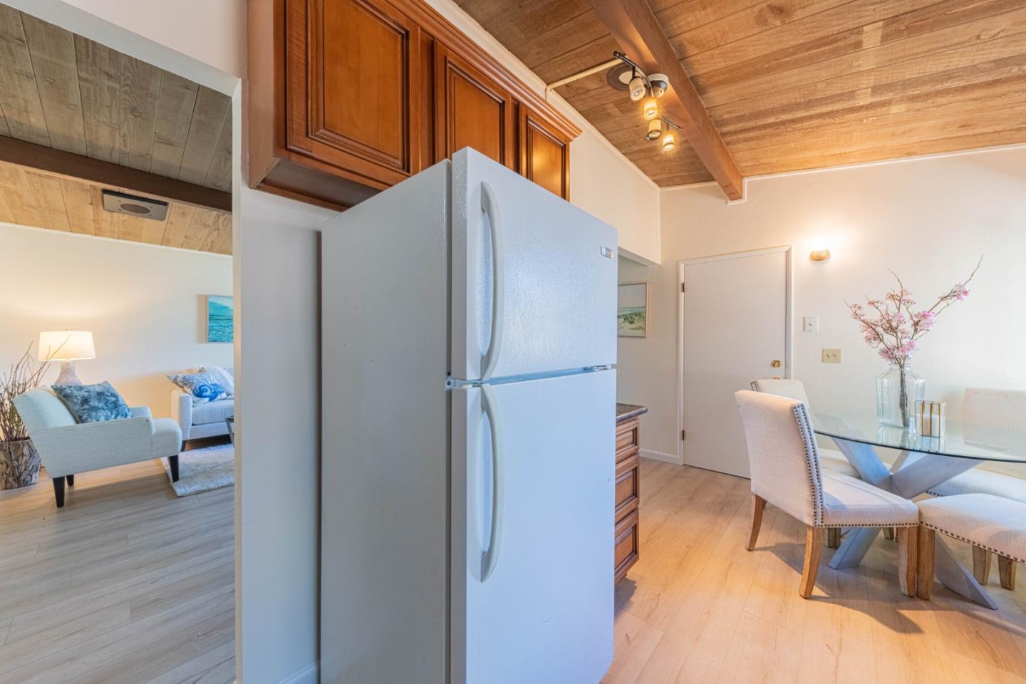 Detail Gallery Image 15 of 32 For 1227 Shafter Ave, Pacific Grove,  CA 93950 - 3 Beds | 1/1 Baths