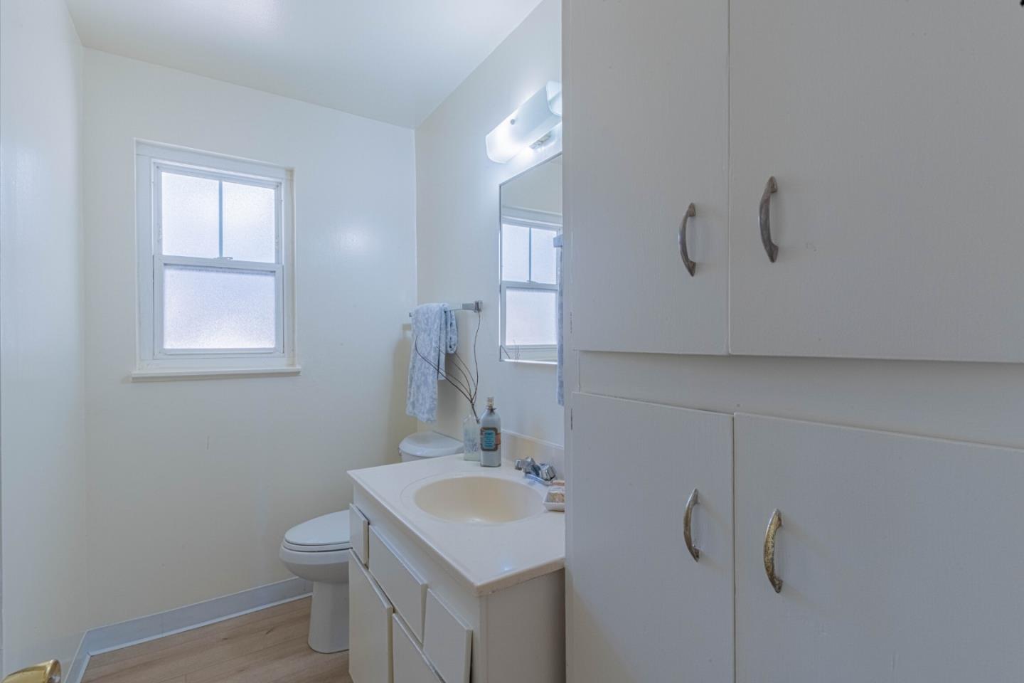 Detail Gallery Image 21 of 32 For 1227 Shafter Ave, Pacific Grove,  CA 93950 - 3 Beds | 1/1 Baths