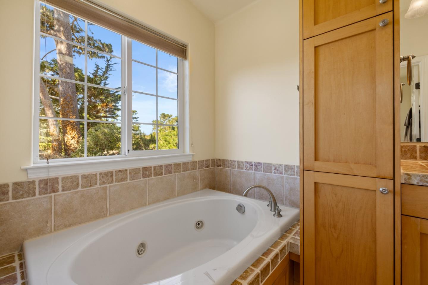 Detail Gallery Image 21 of 42 For 494 Grove Acre, Pacific Grove,  CA 93950 - 4 Beds | 3 Baths