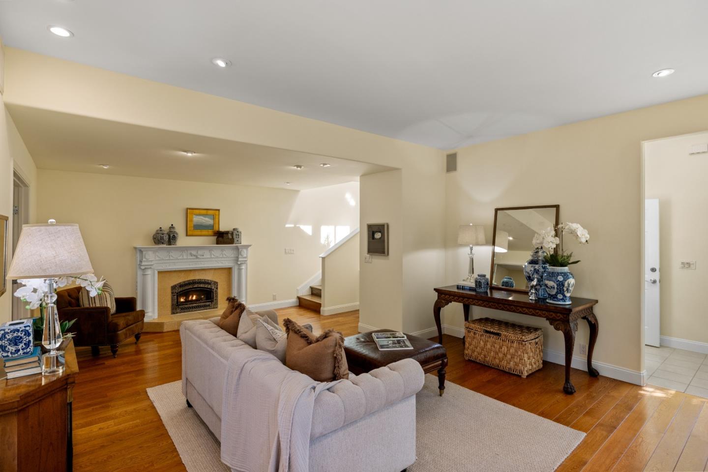 Detail Gallery Image 5 of 42 For 494 Grove Acre, Pacific Grove,  CA 93950 - 4 Beds | 3 Baths