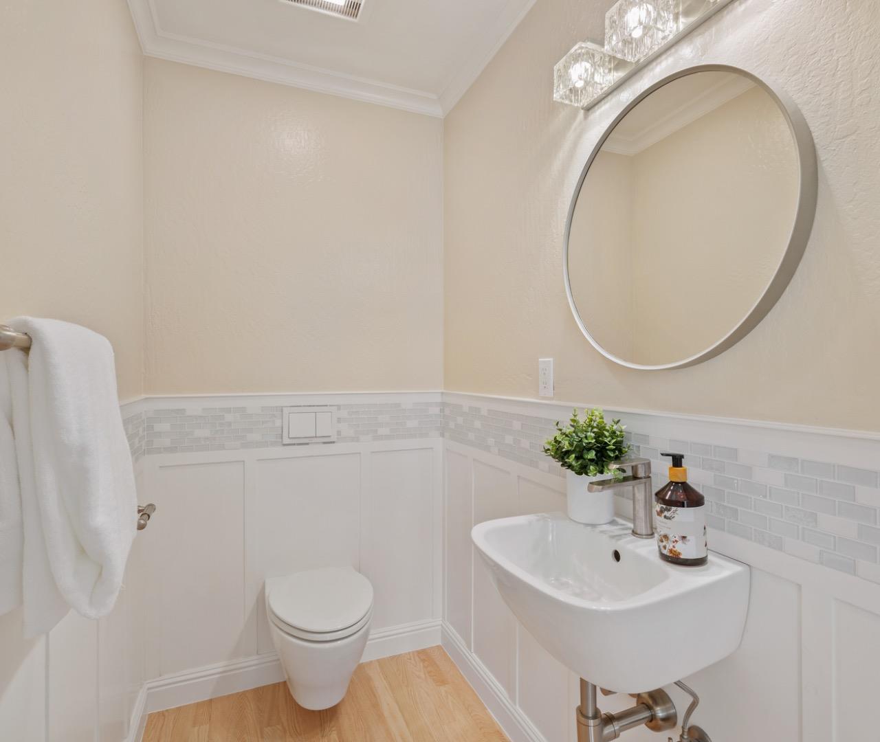 Detail Gallery Image 12 of 32 For 5087 Harwood Rd, San Jose,  CA 95124 - 5 Beds | 3/1 Baths