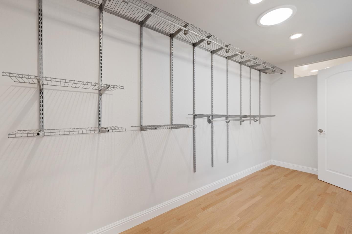 Detail Gallery Image 15 of 32 For 5087 Harwood Rd, San Jose,  CA 95124 - 5 Beds | 3/1 Baths