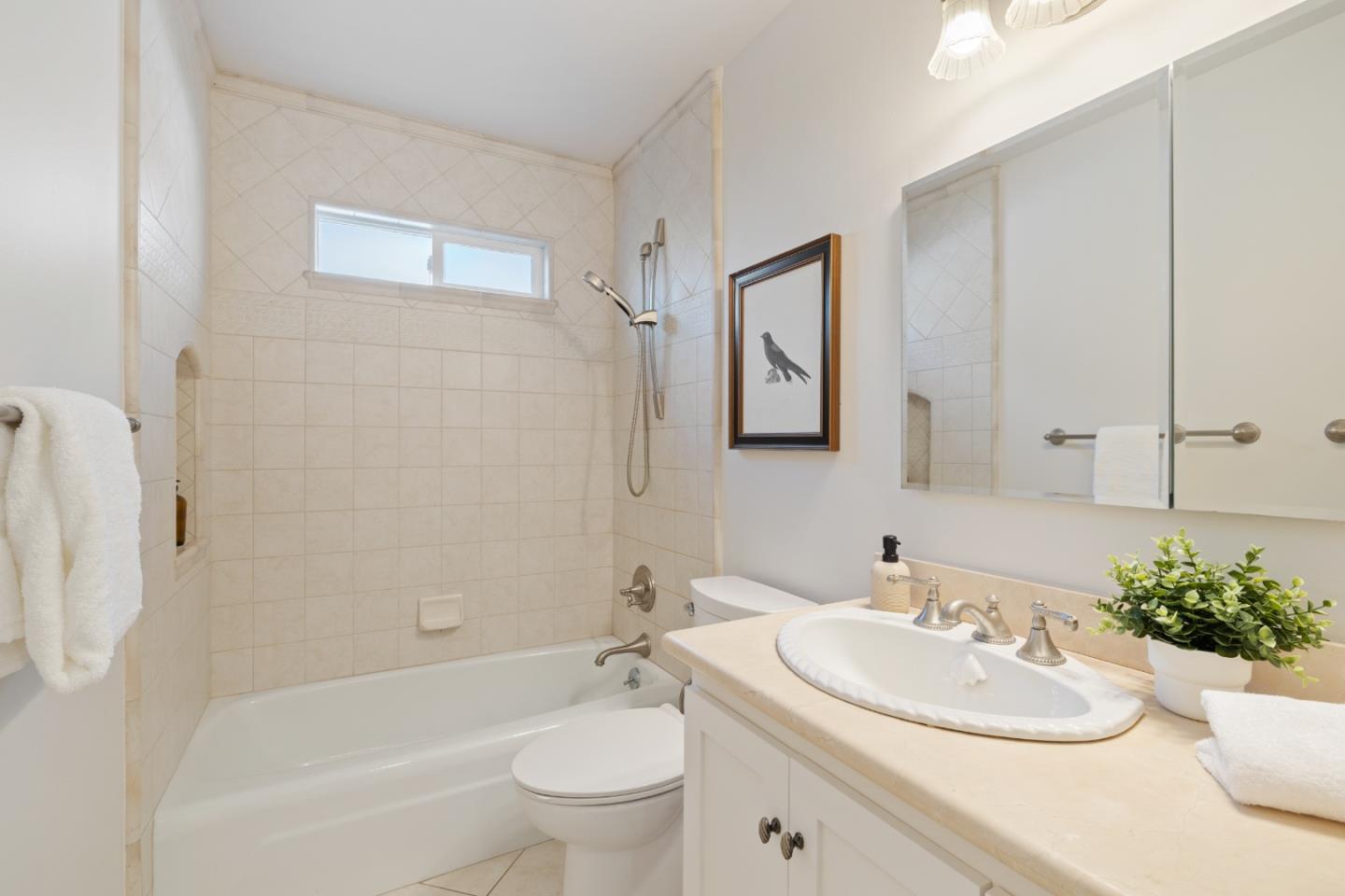 Detail Gallery Image 19 of 32 For 5087 Harwood Rd, San Jose,  CA 95124 - 5 Beds | 3/1 Baths