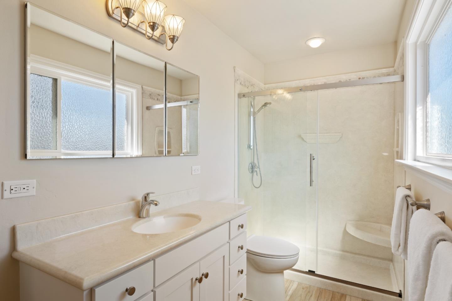 Detail Gallery Image 24 of 32 For 5087 Harwood Rd, San Jose,  CA 95124 - 5 Beds | 3/1 Baths