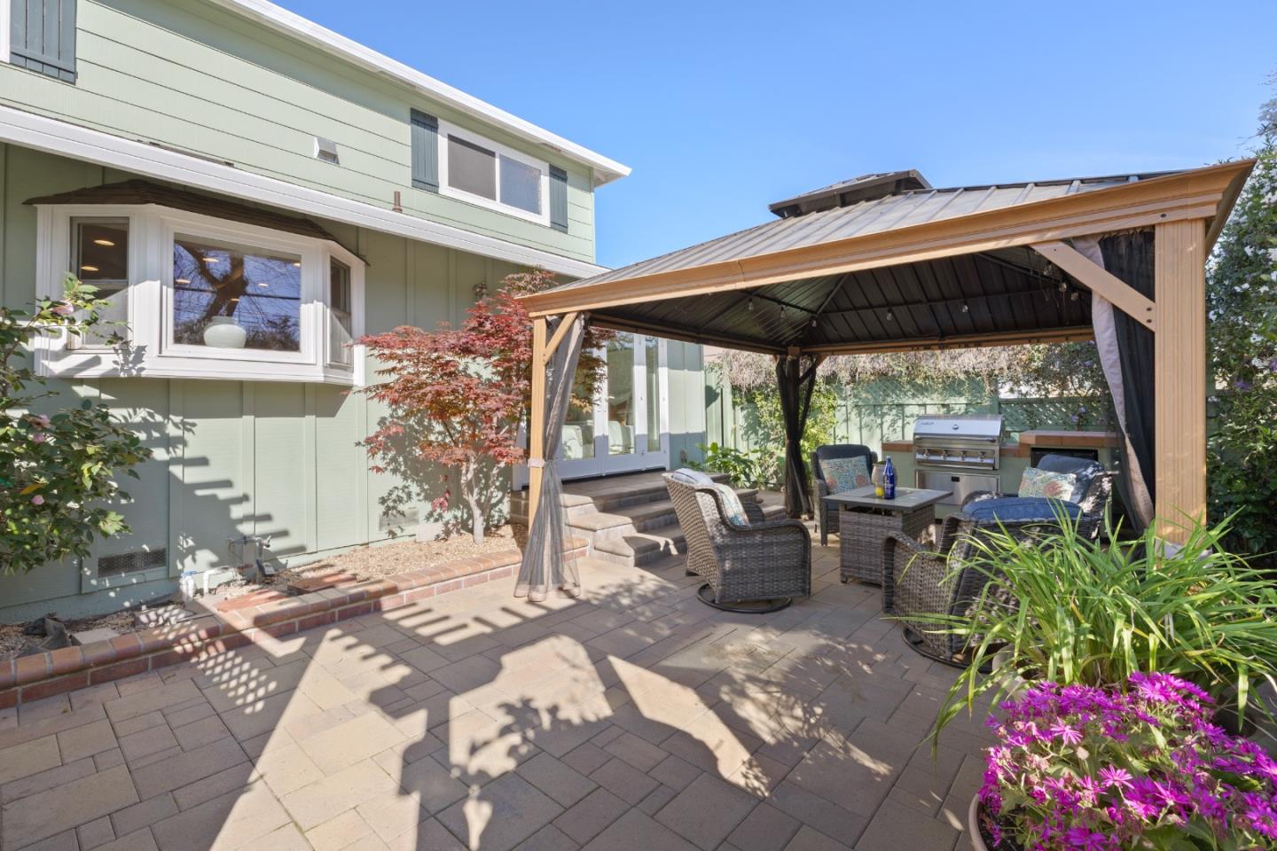 Detail Gallery Image 27 of 32 For 5087 Harwood Rd, San Jose,  CA 95124 - 5 Beds | 3/1 Baths