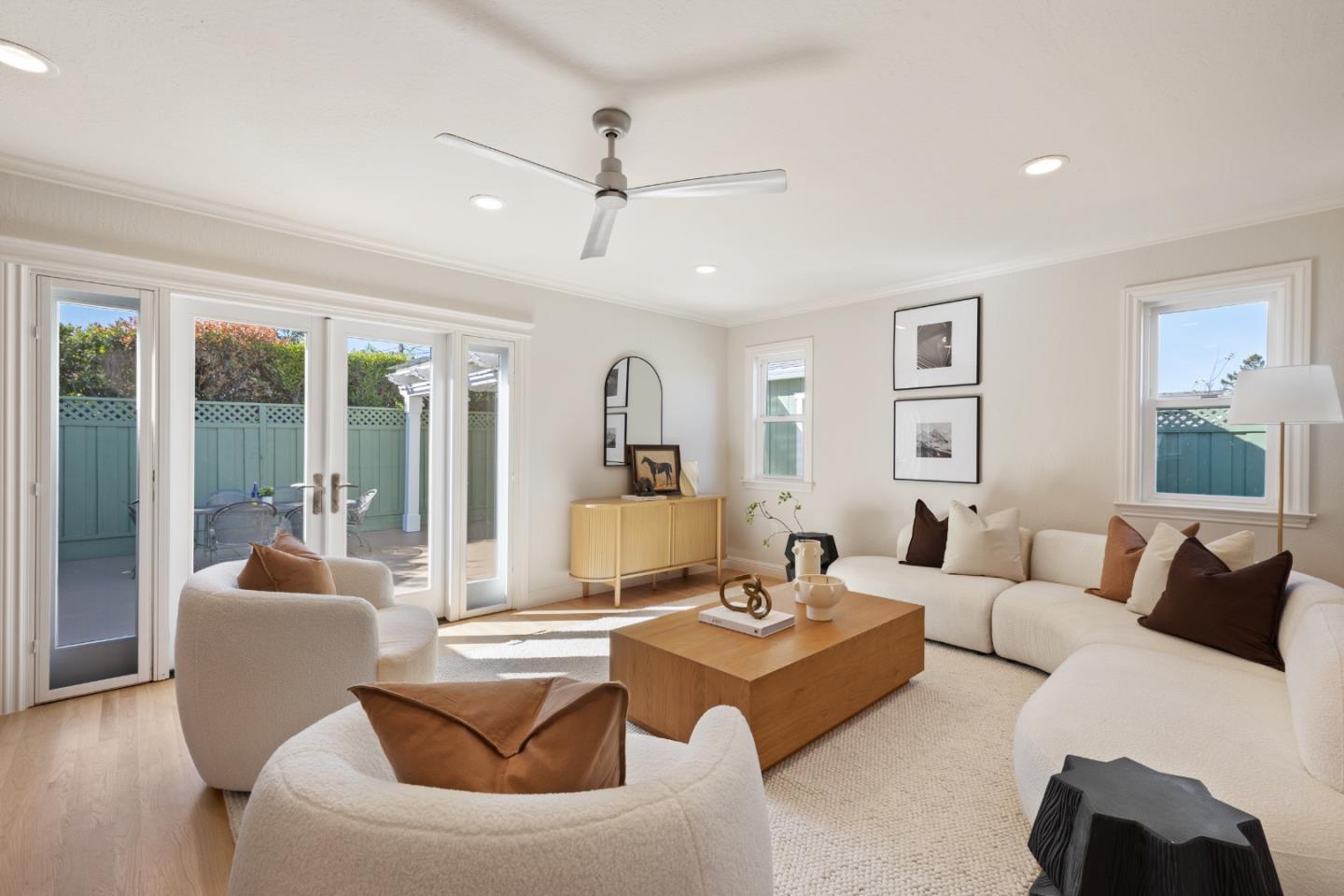 Detail Gallery Image 5 of 32 For 5087 Harwood Rd, San Jose,  CA 95124 - 5 Beds | 3/1 Baths