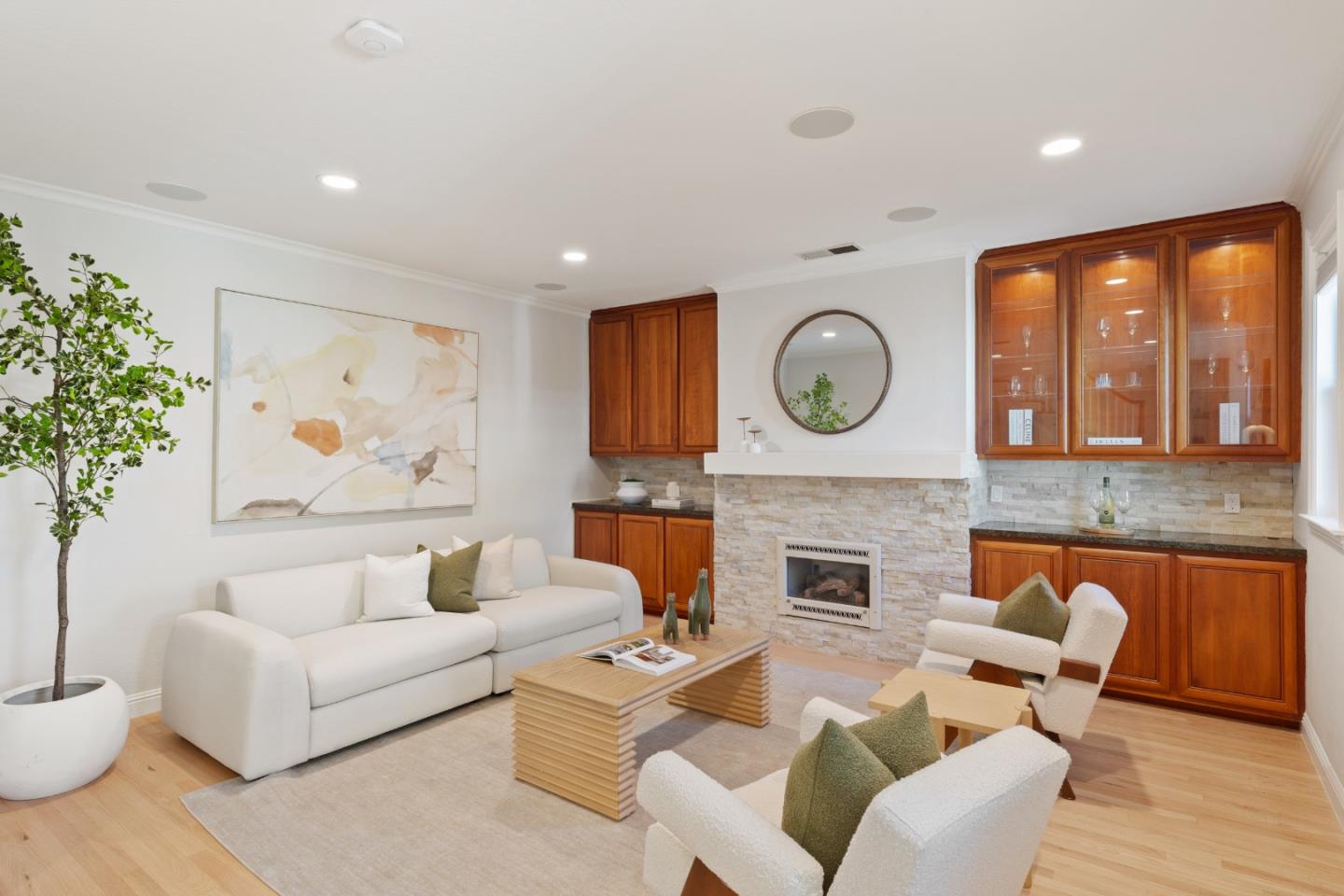 Detail Gallery Image 7 of 32 For 5087 Harwood Rd, San Jose,  CA 95124 - 5 Beds | 3/1 Baths