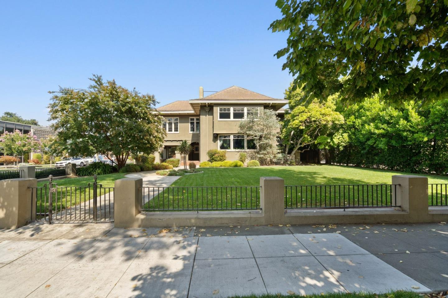 Front Image Thumbnail for ML82039237