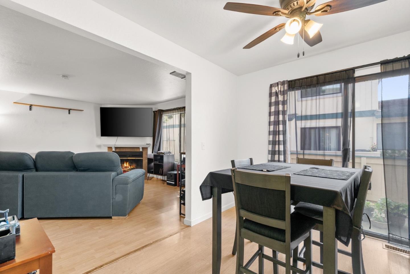 Detail Gallery Image 11 of 29 For 240 Green Meadow Dr #B,  Watsonville,  CA 95076 - 3 Beds | 1/1 Baths