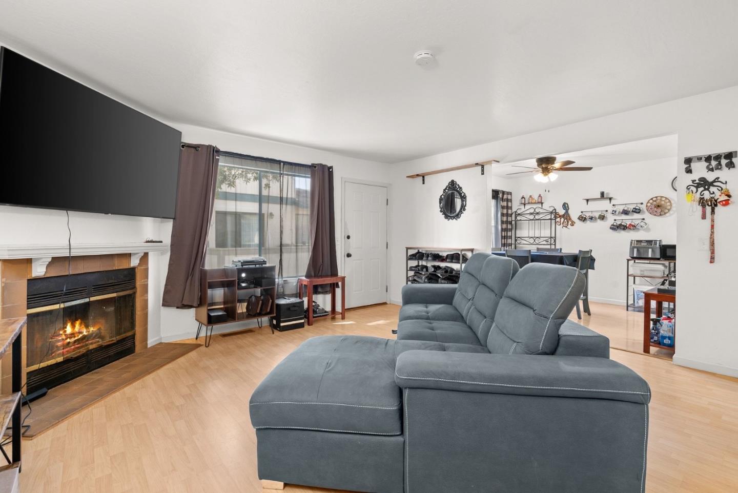 Detail Gallery Image 6 of 29 For 240 Green Meadow Dr #B,  Watsonville,  CA 95076 - 3 Beds | 1/1 Baths