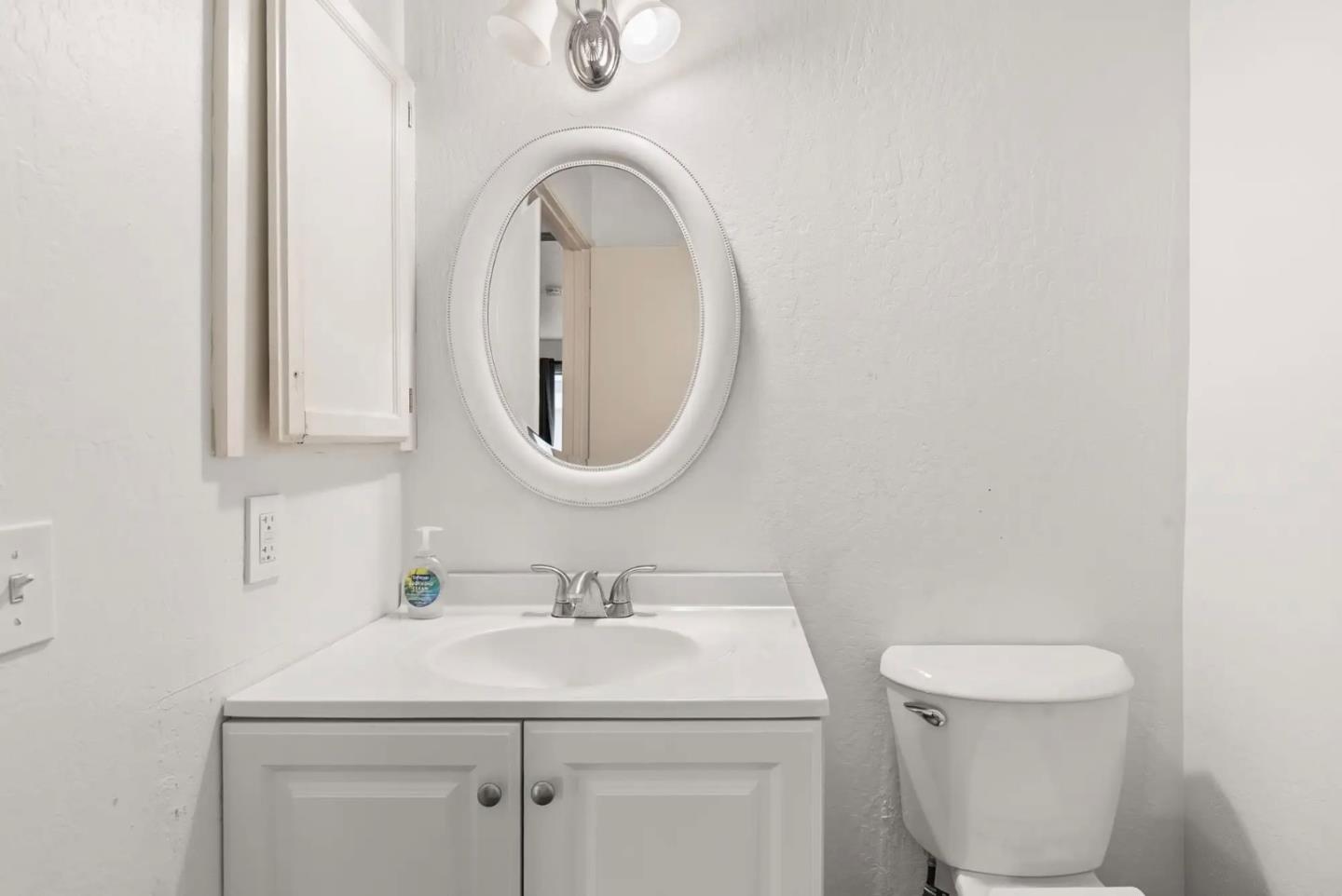 Detail Gallery Image 7 of 29 For 240 Green Meadow Dr #B,  Watsonville,  CA 95076 - 3 Beds | 1/1 Baths