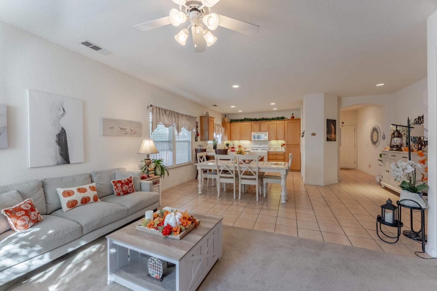 Detail Gallery Image 12 of 23 For 2919 Las Flores Cir, Los Banos,  CA 93635 - 3 Beds | 2 Baths