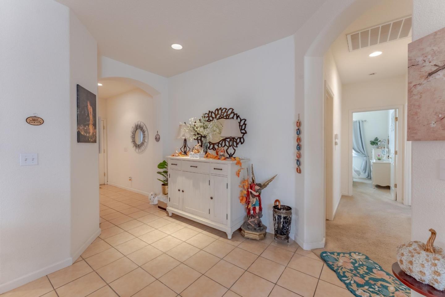 Detail Gallery Image 5 of 23 For 2919 Las Flores Cir, Los Banos,  CA 93635 - 3 Beds | 2 Baths