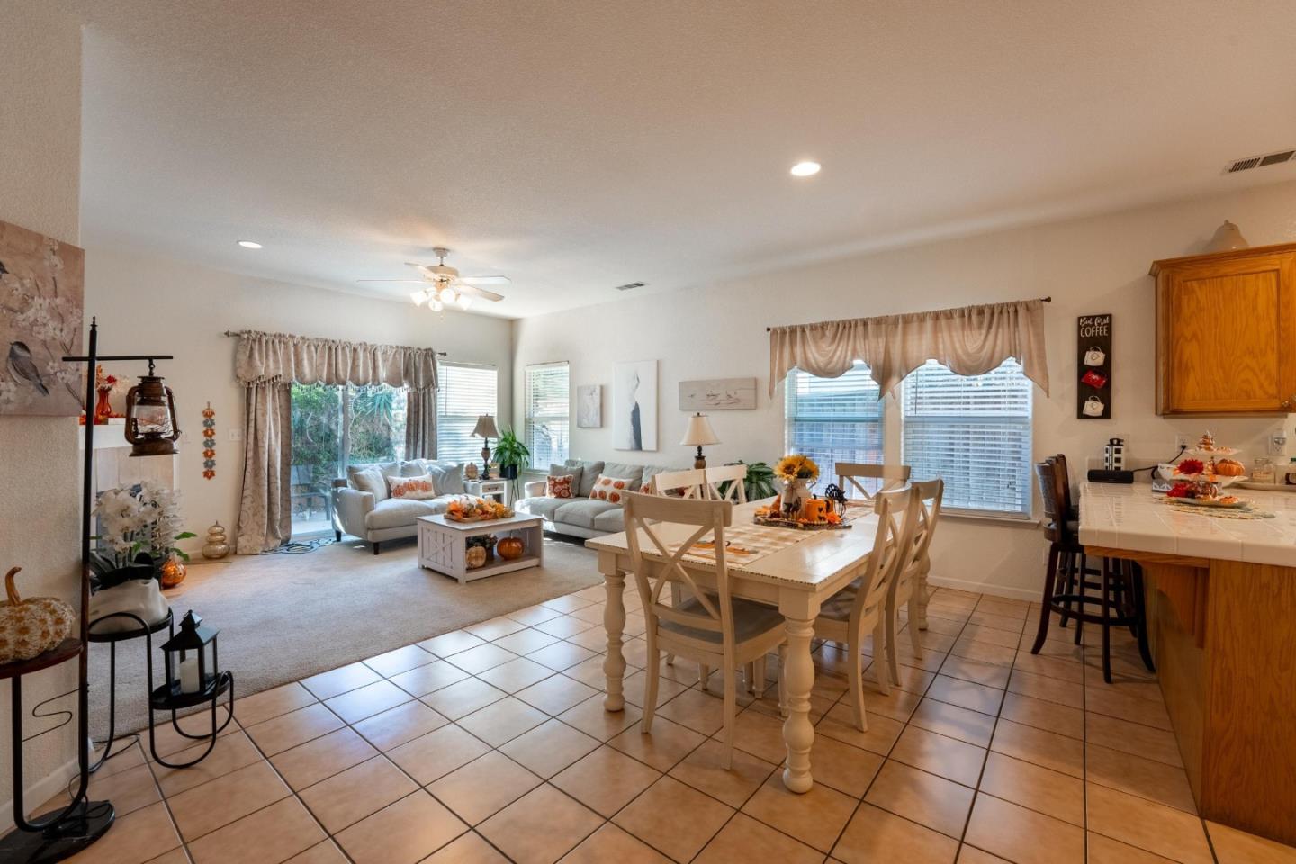 Detail Gallery Image 6 of 23 For 2919 Las Flores Cir, Los Banos,  CA 93635 - 3 Beds | 2 Baths