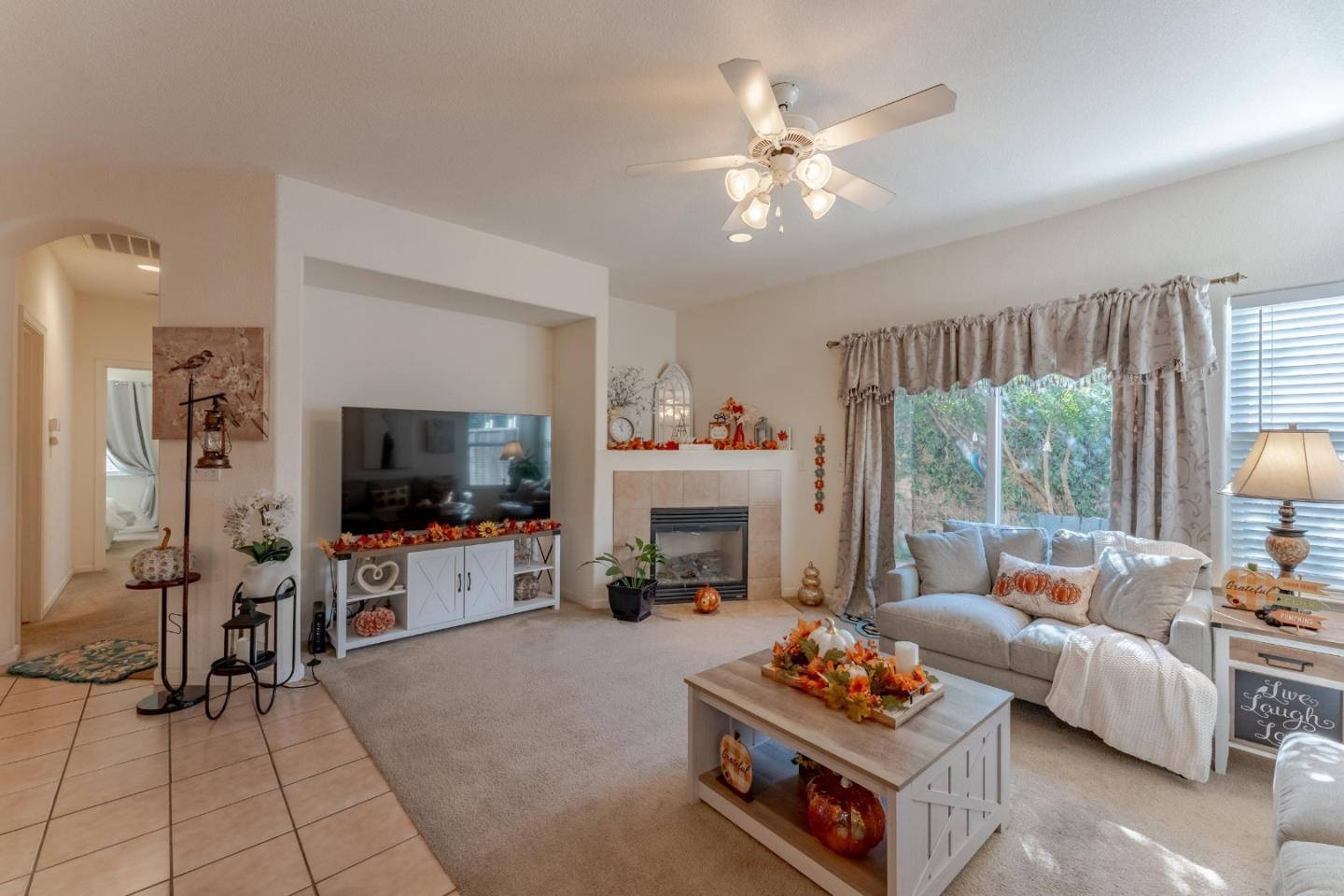 Detail Gallery Image 7 of 23 For 2919 Las Flores Cir, Los Banos,  CA 93635 - 3 Beds | 2 Baths