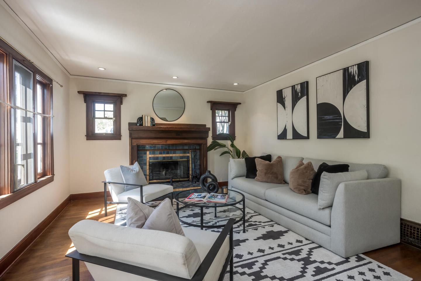 Detail Gallery Image 2 of 27 For 938 Chabrant Way, San Jose,  CA 95125 - 2 Beds | 1 Baths