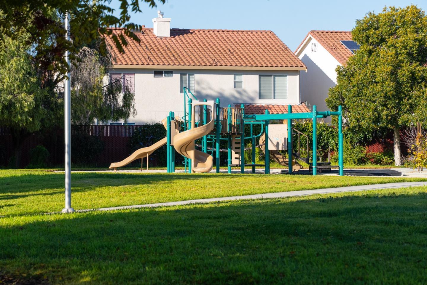 Detail Gallery Image 25 of 27 For 2235 3rd St, Santa Clara,  CA 95054 - 4 Beds | 2/1 Baths