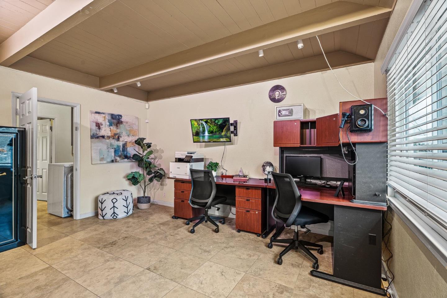 Detail Gallery Image 13 of 45 For 1751 Meridian Ave, San Jose,  CA 95125 - 4 Beds | 2 Baths